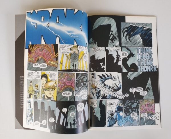 BATMAN THE DARK KNIGHT RETURNS Graphic Novel by Frank Miller (DC Comics 1986)