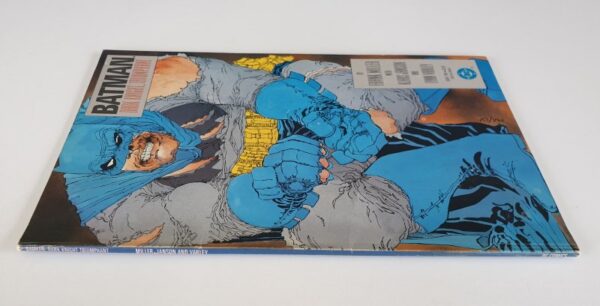 BATMAN THE DARK KNIGHT TRIUMPHANT Graphic Novel by Frank Miller (DC Comics 1986)