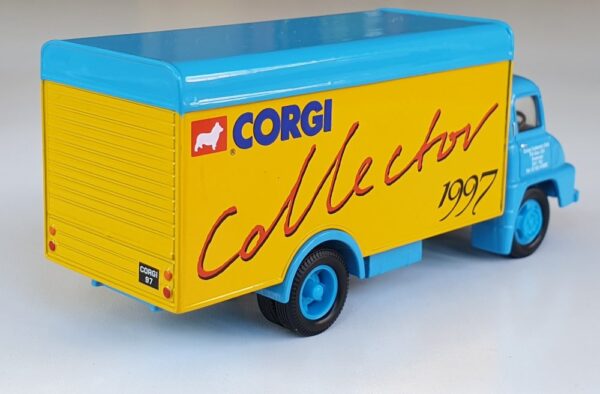 Corgi Classics 30305 VINTAGE THAMES TRADER BOX VAN Collector Club 1997