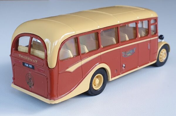 Corgi Classics 97063 Vintage YELLOWAY BUS SET (Bedford OB Coach)