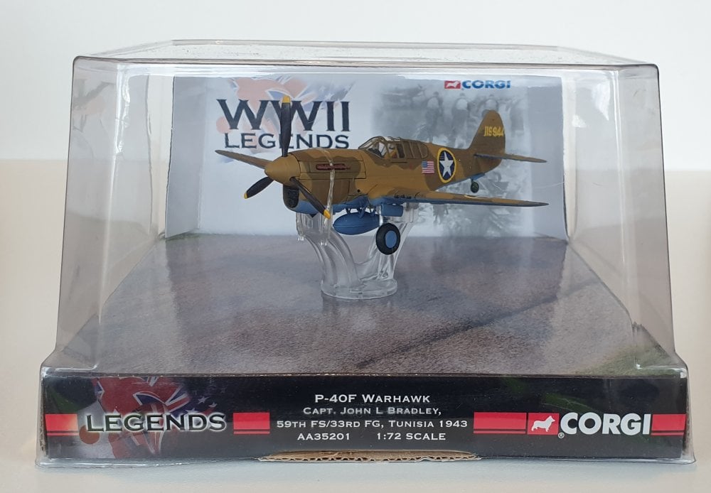 Corgi Aviation AA35201 WWII Legends P-40F WARHAWK Tunisia