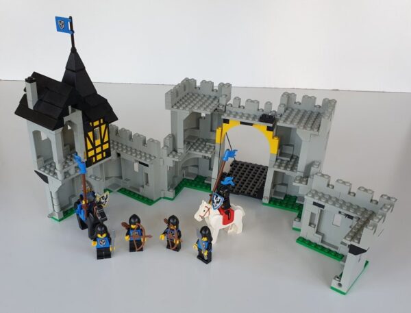 Vintage Lego Castle set 6074 Black Falcon's Fortress 1980's