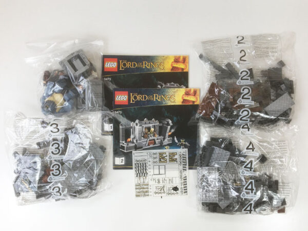 Lego LORD OF THE RINGS THE MINES OF MORIA 9473 contents