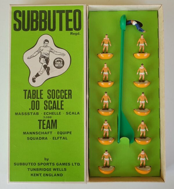 Vintage Subbuteo HW Team 13 Blackpool Holland 1970's