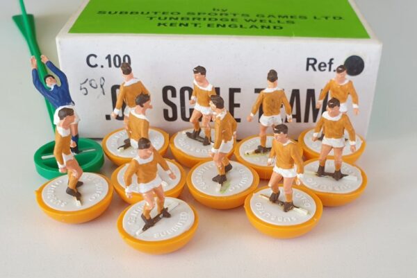 Vintage Subbuteo HW Team 13 Blackpool Holland 1970's