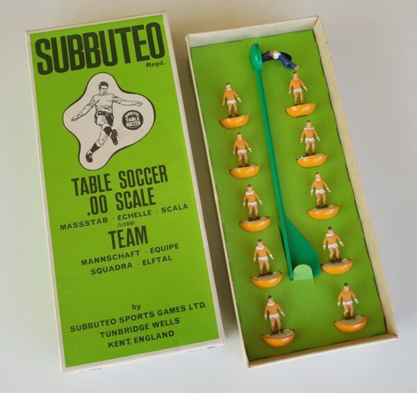 Vintage Subbuteo HW Team 13 Blackpool Holland 1970's