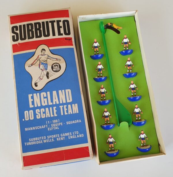 Vintage Subbuteo HW Team 317 England 1970's