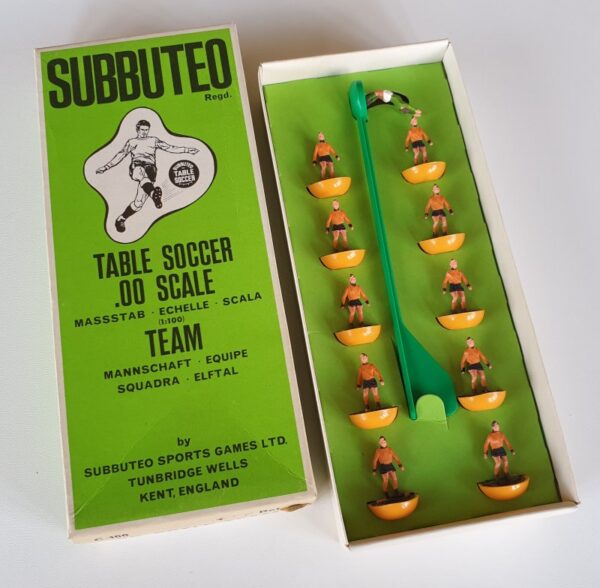 Vintage Subbuteo HW Team 77 Wolves Wolverhampton Wanderers 1970's