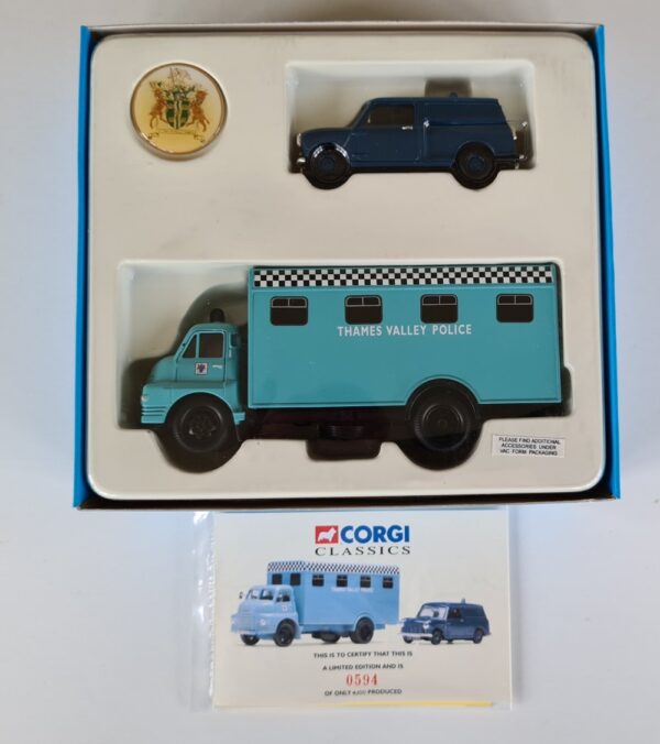 Corgi Classics 08006 Thames Valley Police Set 1960's Bedford S & Mini Van Vintage