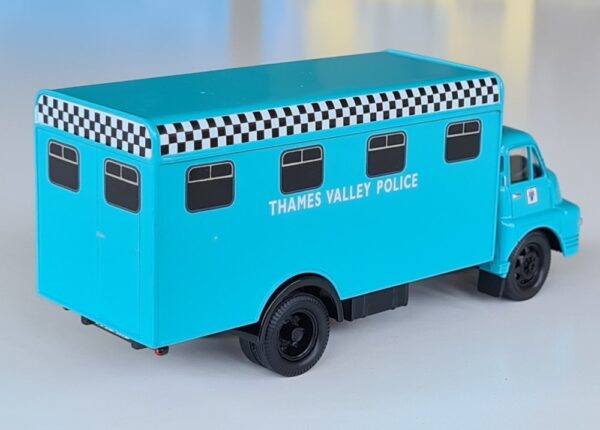 Corgi Classics 08006 Thames Valley Police Set 1960's Bedford S Van Vintage