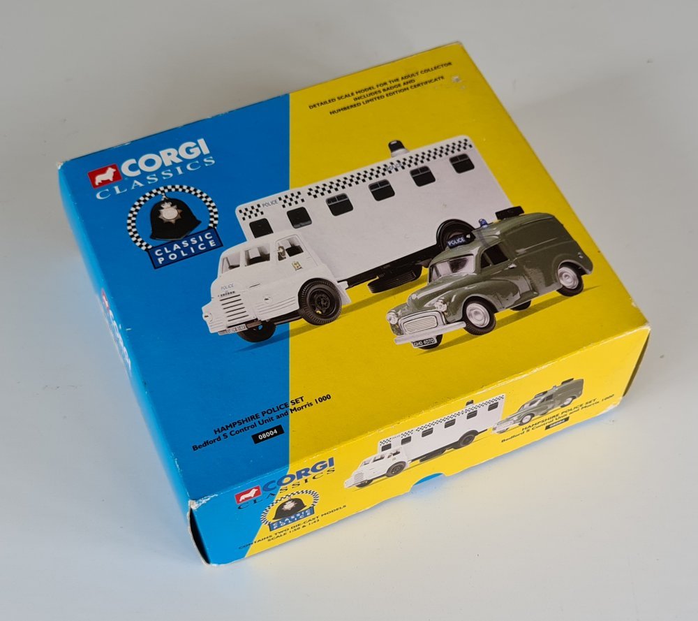 Corgi Classics 08004 Hampshire Police Set 1960's Bedford S van & Morris 1000 Van