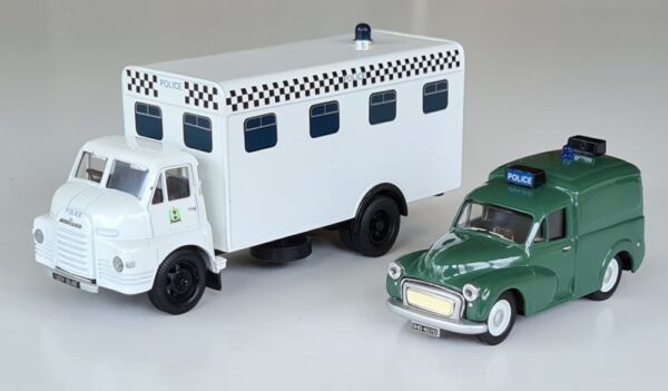 Corgi Classics 08004 Hampshire Police Set 1960's Bedford S van & Morris 1000 Van