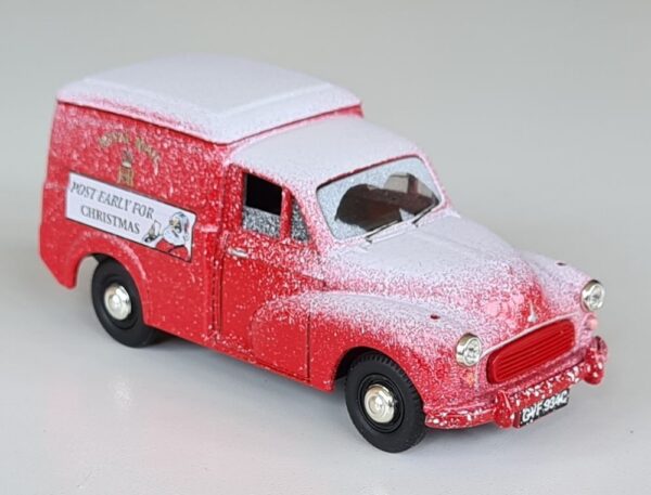 Vintage Vanguards Diecast GD1002 Royal Mail 1960's Christmas Diorama Morris Minor Van