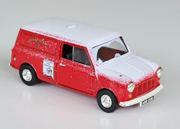 Vintage Vanguards Diecast GD1002 Royal Mail 1960's Christmas Diorama Mini Van