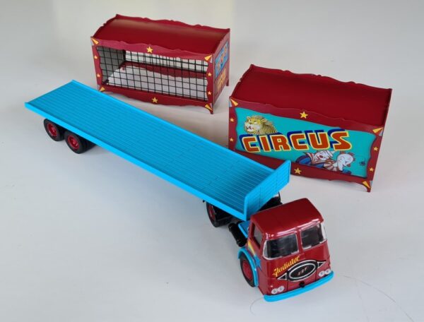 Corgi Classics CP10502 Circus Set ERF KV Royal Mail Limited Edition 2002