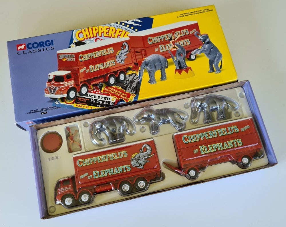 Corgi Classics Chipperfields Circus Foden S21 & Elephants Set 31902