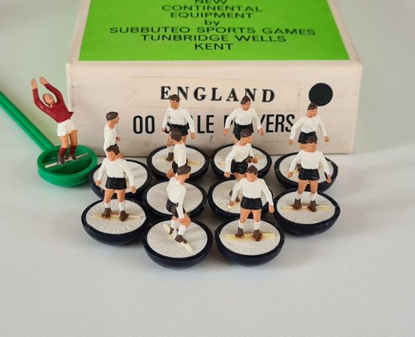 Vintage Subbuteo HW team 154 England 1970