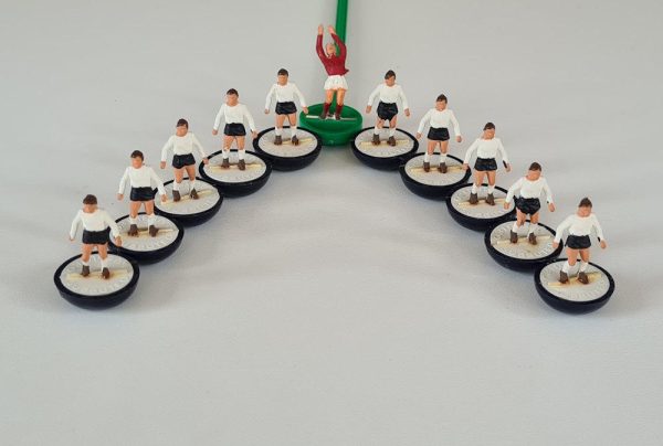 Vintage Subbuteo HW team 154 England 1970