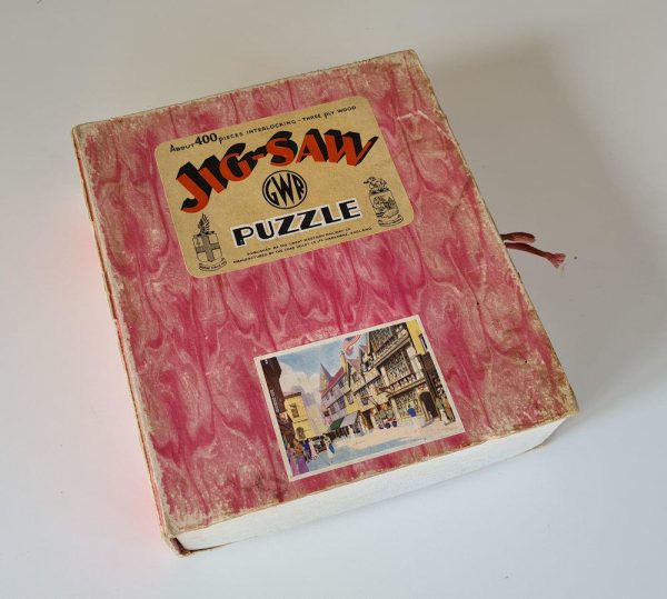 Vintage 1930's GWR wooden jigsaw puzzle HARVARD HOUSE, STRATFORD UPON AVON